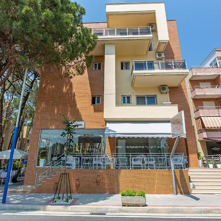 Intea Hotel Golem  Bagian luar foto