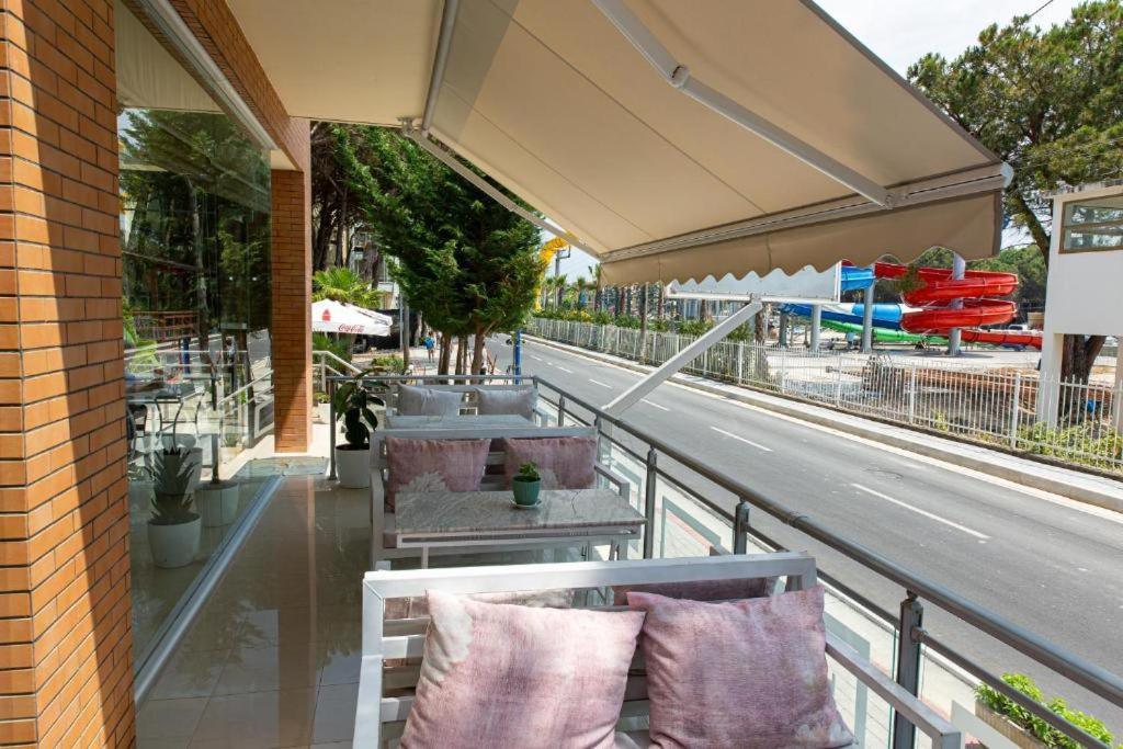 Intea Hotel Golem  Bagian luar foto