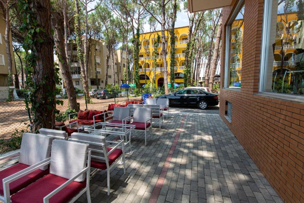 Intea Hotel Golem  Bagian luar foto
